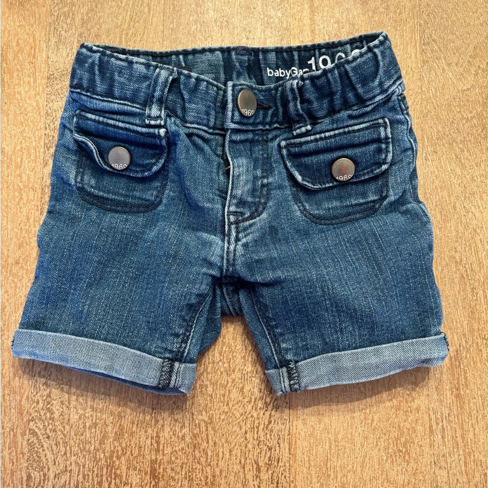 GAP Vintage Fit Front Snap Pocket Denim Shorts